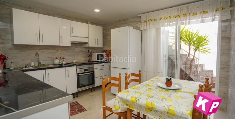 Foto 2cd9affb-4548-4ea7-b7ea-a67c85af3ce9. Casa amb aparcament a Gran Playa Santa Pola