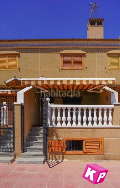 Foto 6daa2d3d-6e34-4e36-9ffb-916232ee3553. Casa amb aparcament a Gran Playa Santa Pola