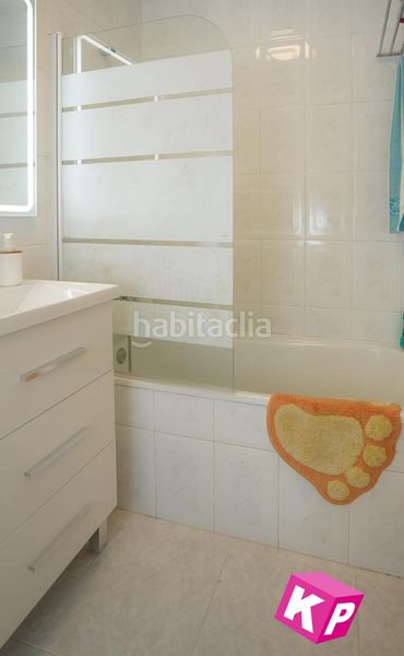 Foto 87a5596e-d3e0-4eed-b62f-3ca9cfbd4a47. Casa amb aparcament a Gran Playa Santa Pola