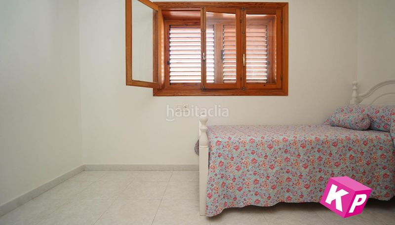 Foto d401fa1b-2742-4fcd-9bc1-0323a06f3e56. Casa amb aparcament a Gran Playa Santa Pola