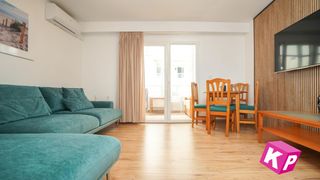 Piso  Burgos. Apartamento cerca de la playa en el puerto de santa pola.