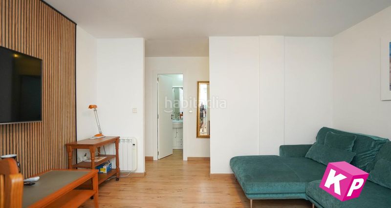 Foto fee87f25-f52c-465d-8b47-57aa9339c77b. Pis a Centro Santa Pola