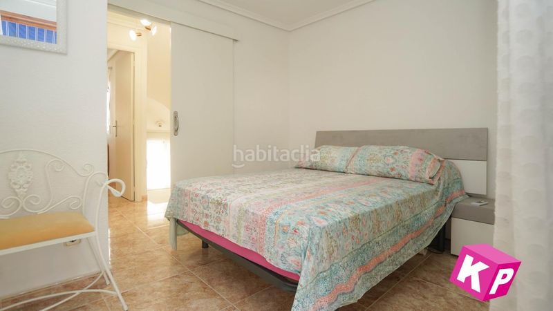 Foto 125efaa0-55af-4e89-8380-ff41c6d3cb2e. Casa amb piscina a Calas Santiago Bernabeu Santa Pola