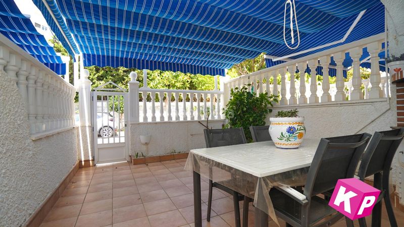 Foto 29b08f43-545b-4d4d-8caa-630aaa7db08a. Casa amb piscina a Calas Santiago Bernabeu Santa Pola