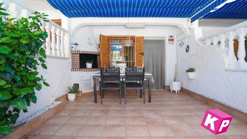 Foto 2d10fbd4-c57e-4ce9-b11a-4bd1b329d7ad. Casa amb piscina a Calas Santiago Bernabeu Santa Pola