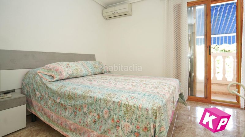 Foto 314d65da-de26-4129-943a-288fda0150fd. Casa amb piscina a Calas Santiago Bernabeu Santa Pola