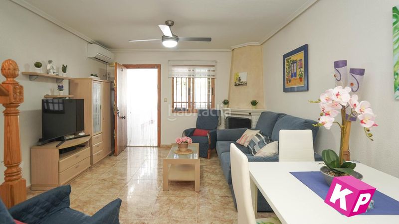 Foto 56d70ea9-a420-4538-8ab4-3572f7ad7276. Casa amb piscina a Calas Santiago Bernabeu Santa Pola