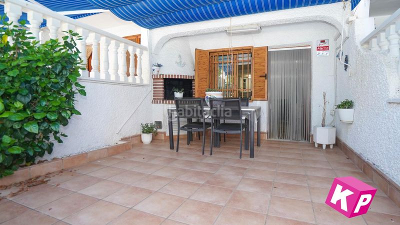 Foto 5cb82d36-c487-4696-aee2-bdbd07aec649. Casa amb piscina a Calas Santiago Bernabeu Santa Pola