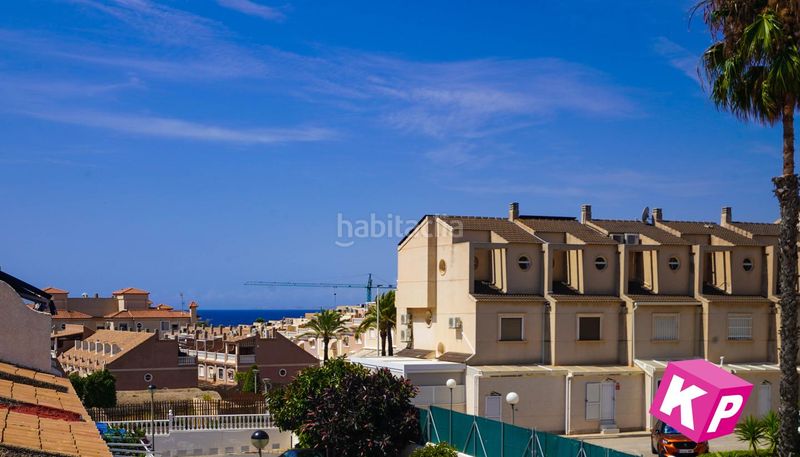 Foto a14d63fb-cacc-4f6c-9413-a41cd5e9f53d. Casa amb piscina a Calas Santiago Bernabeu Santa Pola