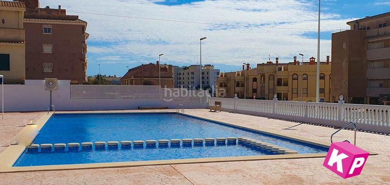 Foto fe9ad2ff-763c-4e20-a147-c93940bb2744. Casa amb piscina a Calas Santiago Bernabeu Santa Pola