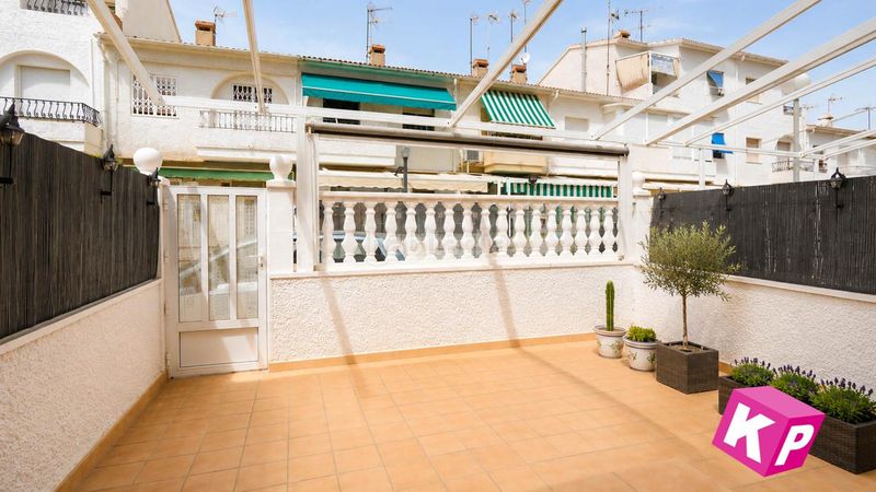 Foto dfe8a19b-dda5-4d9d-b26c-7ea76e5fe370. Casa a Centro Santa Pola