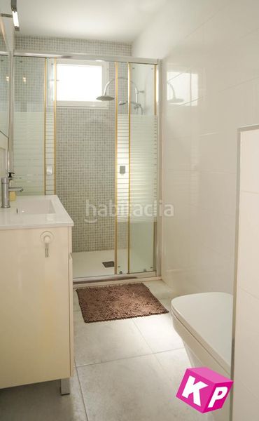 Foto ad16a979-aa1b-4eea-b0e3-5a2714fbbca0. Pis a Centro Santa Pola