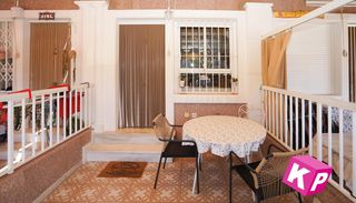Casa  Avinguda salamanca. Bungalow con una bonita terraza orientada al sur