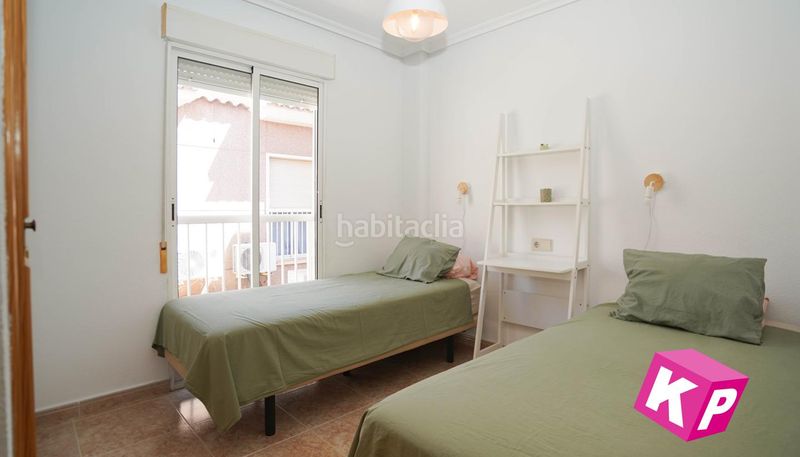Foto fb235914-eacd-4042-a42e-8cc6438c3500. Casa amb piscina a Gran Playa Santa Pola