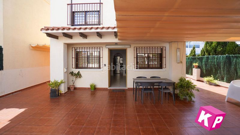 Foto ef4f5647-8fff-4acf-847f-95dc6dd06e60. Casa amb piscina a Gran Vista-Olivo de Oro Santa Pola