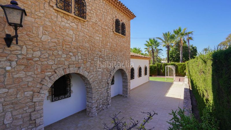 Foto 06ba5b87-7e76-49f6-bb84-f4a55b0c5c67. Casa amb aparcament piscina a calas Santa Pola este Santa Pola