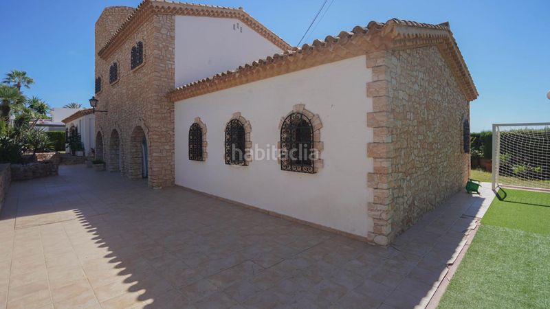 Foto 09d7ec5a-920c-471d-a246-c9c5ca63332a. Casa amb aparcament piscina a calas Santa Pola este Santa Pola