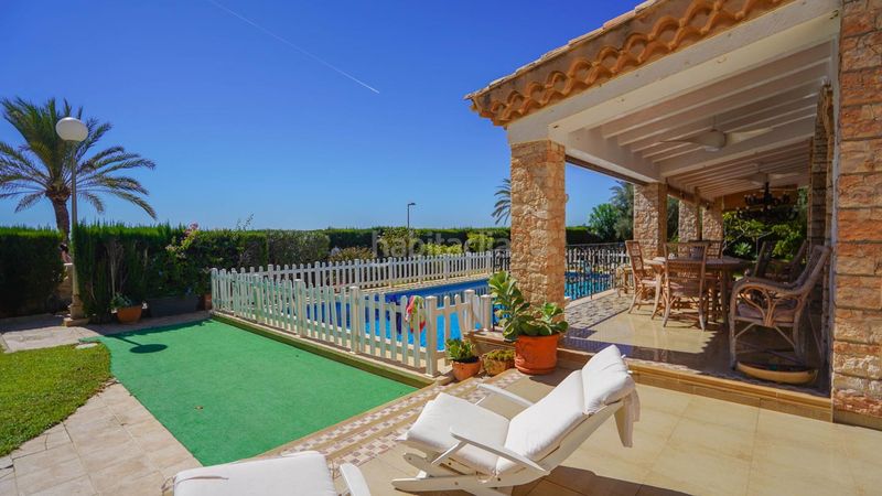 Foto 10b4cf4d-3301-4492-868a-e4edf7e6c2f3. Casa amb aparcament piscina a calas Santa Pola este Santa Pola