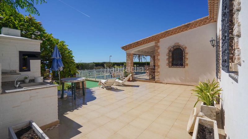 Foto 5ae6d9f7-415d-4bc1-8d69-ad26bc5e1015. Casa amb aparcament piscina a calas Santa Pola este Santa Pola