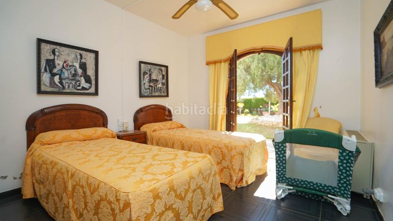 Foto ae5aa16d-02f7-4dba-8cdf-c651a5318b75. Casa amb aparcament piscina a calas Santa Pola este Santa Pola