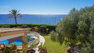 Casa a Avinguda de la Armada Española