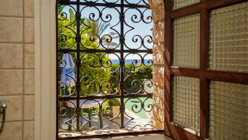Foto e5f2bf42-4954-4157-a371-0f97f1313392. Casa amb aparcament piscina a calas Santa Pola este Santa Pola