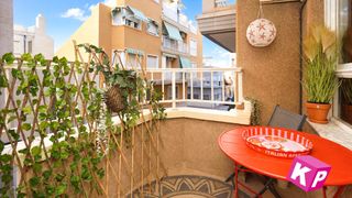 Pis  Calle gabriel miró. Apartamento reformado con ubicación céntrica a 250 m de la playa