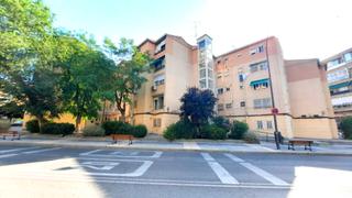 Flat  Avenida juan de la cierva. 1º con ascensor en zona universidad