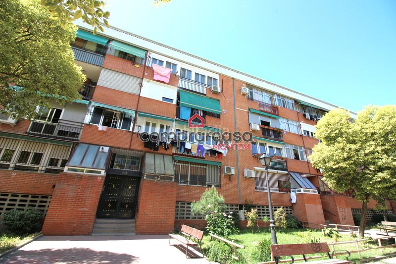 Foto c4e5c2b5-404b-4476-b9f7-db7c24b9951c. Pis amb calefacció a Pradolongo Madrid
