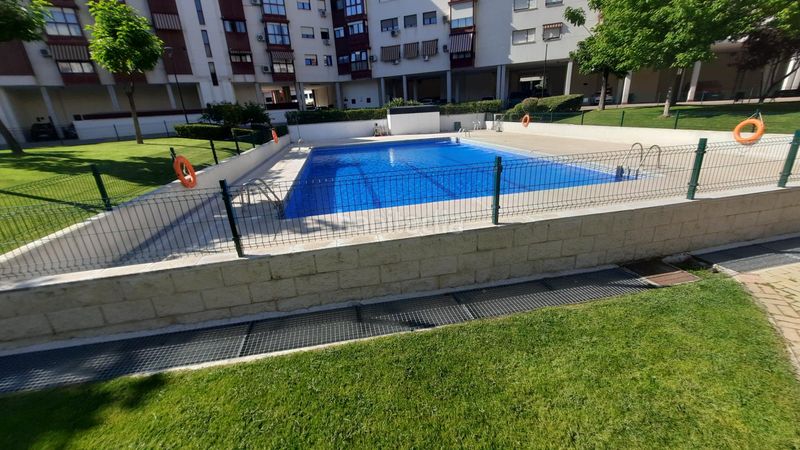 Foto 832294c2-3a00-4a5f-b8a4-b788475ff02f. Pis amb calefacció aparcament piscina a Valdebernardo-Valderribas Madrid