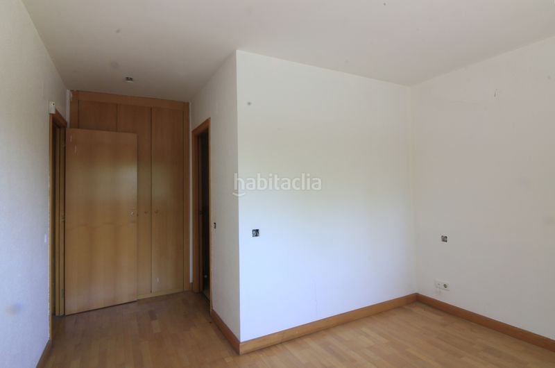 Foto 5d0f967f-6844-4160-8178-9dcd56a74755. Pis amb calefacció aparcament piscina a Valdebernardo-Valderribas Madrid