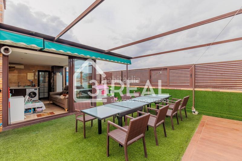 Foto 11f7eba3-84e6-4255-9063-7df129b6ebcc. Attico con riscaldamento parcheggio piscina in El Puerto Coslada