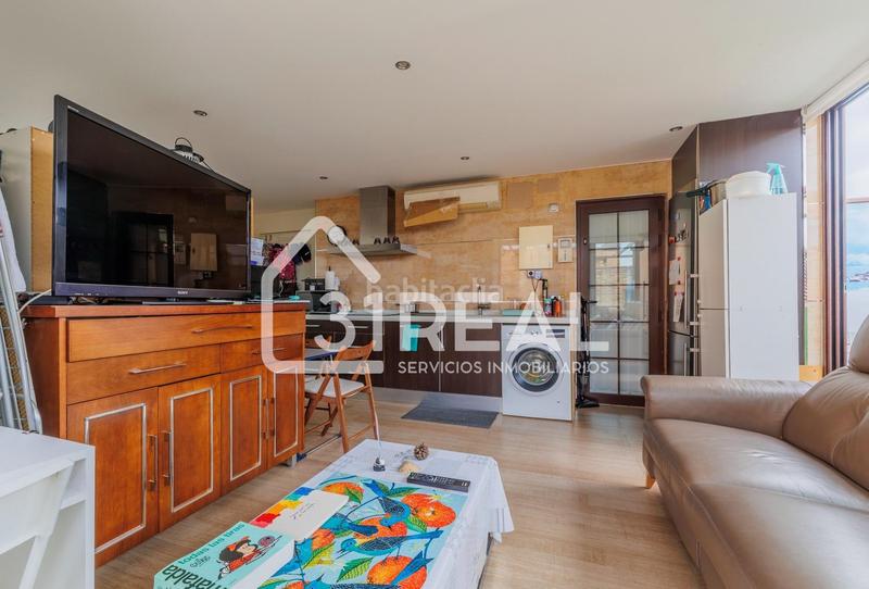 Foto 809c96fa-b932-4076-ab5b-c5716bf77d80. Attico con riscaldamento parcheggio piscina in El Puerto Coslada