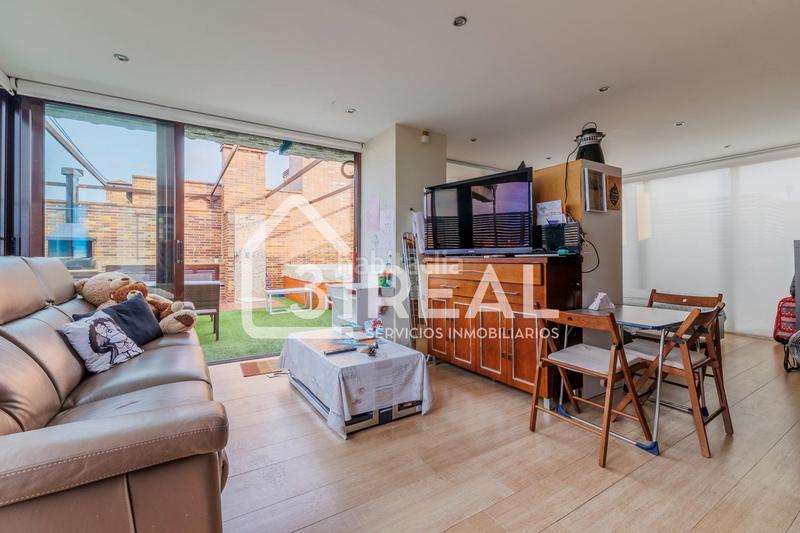 Foto 86eada39-95ed-4a41-9c8f-65fba9d1aa37. Attico con riscaldamento parcheggio piscina in El Puerto Coslada