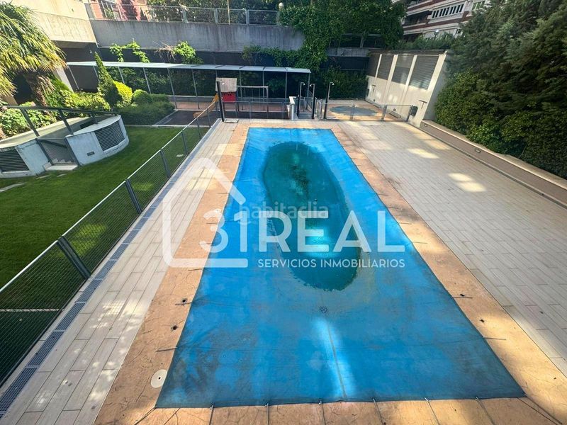 Foto 5ad96d87-0edb-45f3-b40d-97529fb09c16. Pis amb calefacció aparcament piscina a Peñagrande Madrid