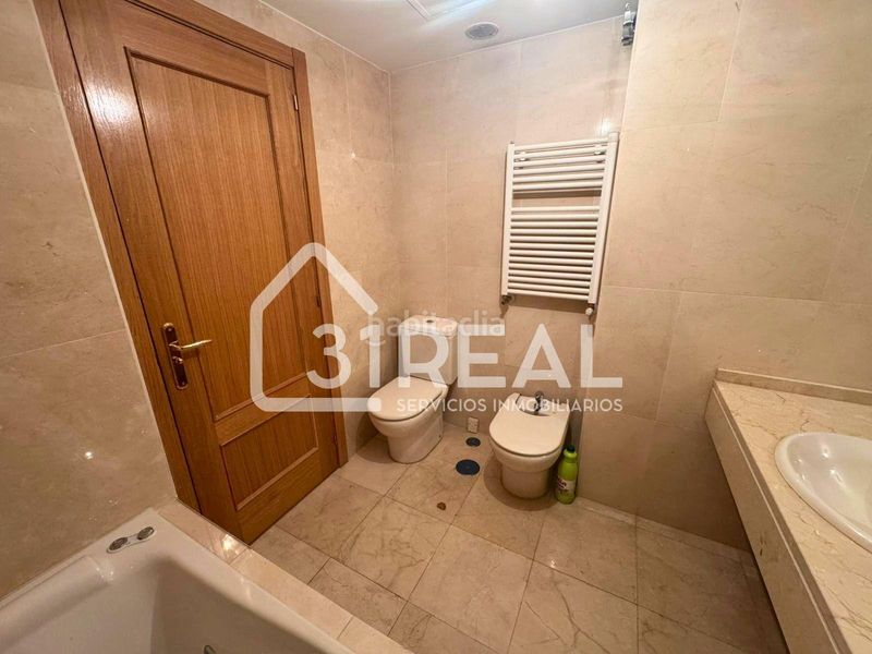 Foto ca90ceab-b383-4cde-830e-5d30d9fa7f7e. Pis amb calefacció aparcament piscina a Peñagrande Madrid