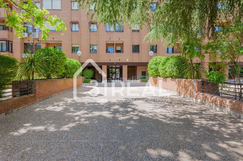 Foto 0ba13ae8-e3e8-4b0e-8393-9ca3413685bb. Àtic amb calefacció aparcament piscina a Peñagrande Madrid