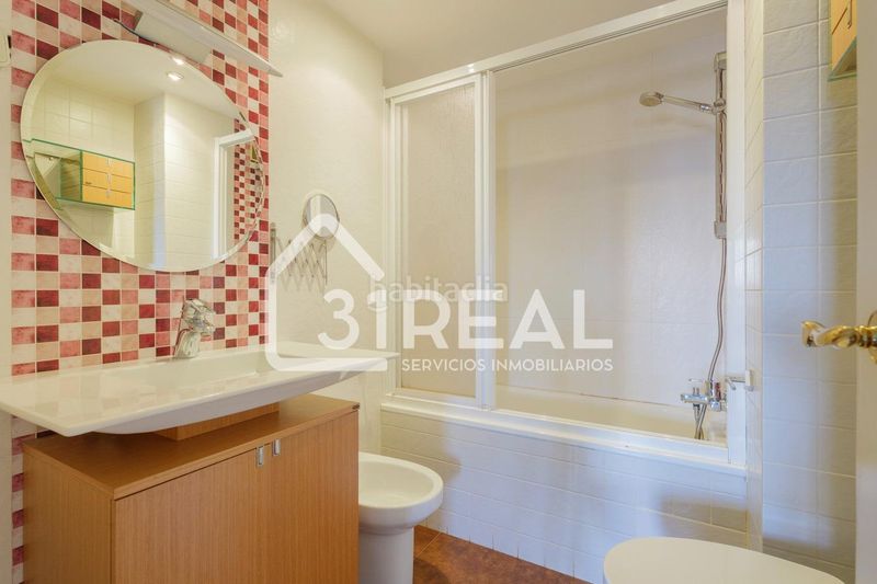 Foto 1b79bb83-79a9-49b2-a050-a6afbad2a9ad. Àtic amb calefacció aparcament piscina a Peñagrande Madrid