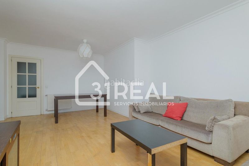 Foto e520aed4-98ce-42ad-b532-94cc9702874c. Àtic amb calefacció aparcament piscina a Peñagrande Madrid