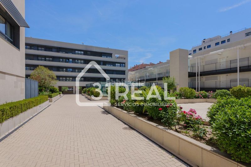 Foto cbdaa98a-8714-4a65-b3bb-aa0dd61343f0. Pis amb calefacció aparcament piscina a Ensanche de Vallecas-La Gavia Madrid