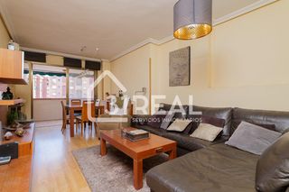 Flat in Calle MELCHOR FERNANDEZ ALMAGRO