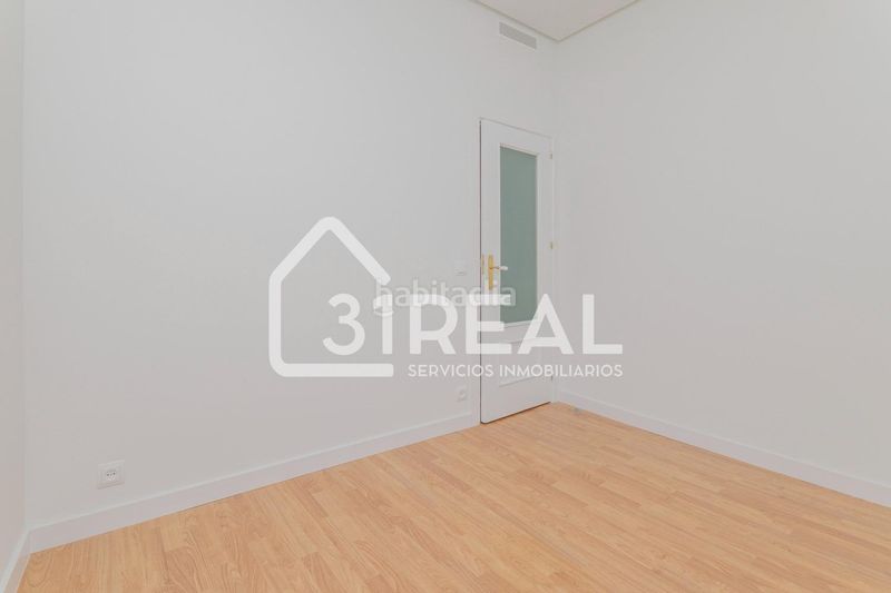 Foto a0be7e18-d123-43b3-8679-345786bb5260. Àtic amb calefacció a Argüelles Madrid