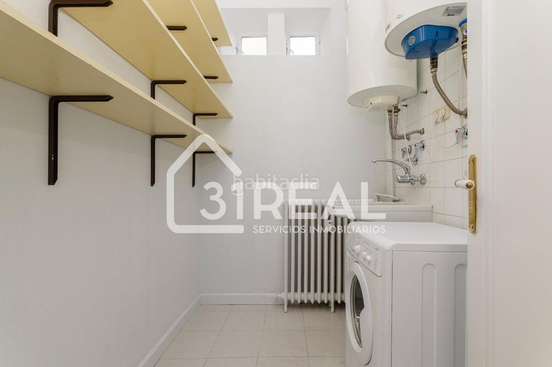 Foto f4b6d1b9-ffb1-421c-a0b1-69a2e4510646. Àtic amb calefacció a Argüelles Madrid