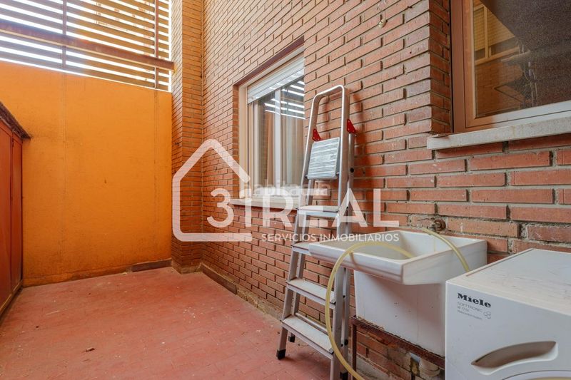 Foto 01f6dbe7-6a8d-471e-989a-aea8106a2a15. Pis amb calefacció aparcament piscina a Peñagrande Madrid