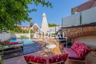 Chalet  Calle doctor mazuchelli. Exclusivo chalet con piscina privada y doble acceso en peñagrand