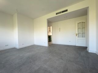 Rent Flat  Calle valdesangil. Estupendo piso en valdesangil