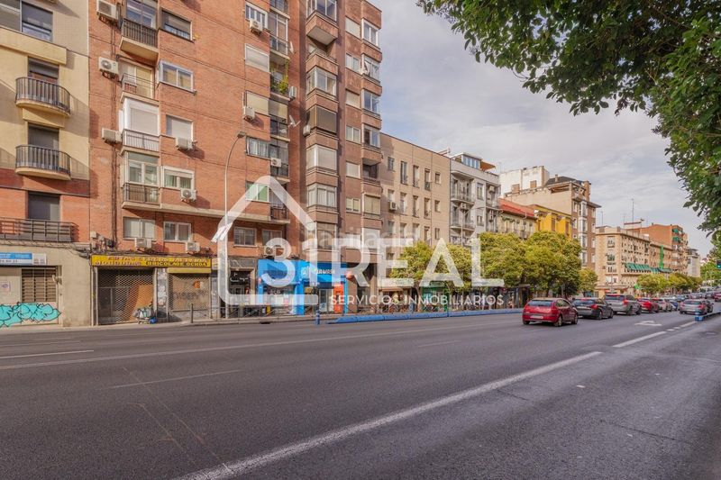 Foto a8ec23b9-6c6f-41b5-86ec-1de7b8c62b94. Pis amb calefacció a Adelfas Madrid