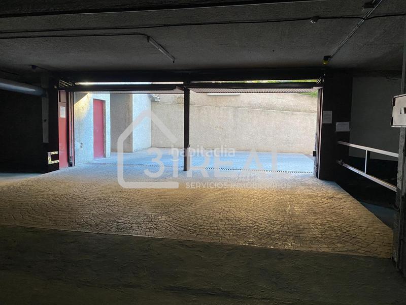 Foto 0627db97-e620-45ec-82a2-d72868cd608d. Aparcament cotxe a calle la hiruela 1 a Peñagrande Madrid