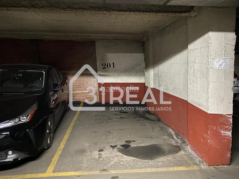 Foto 6511a503-5a1b-404d-987d-f79ba03e7db5. Parking coche en calle la hiruela 1 en Peñagrande Madrid