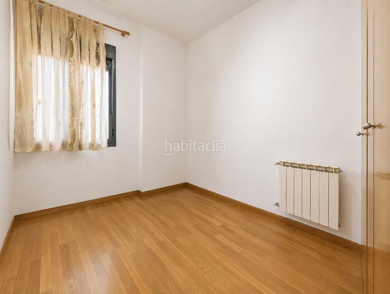 Foto 9664a0ef-e0cf-47be-8cb2-f83e7892151c. Rent flat with heating in Valdeacederas Madrid